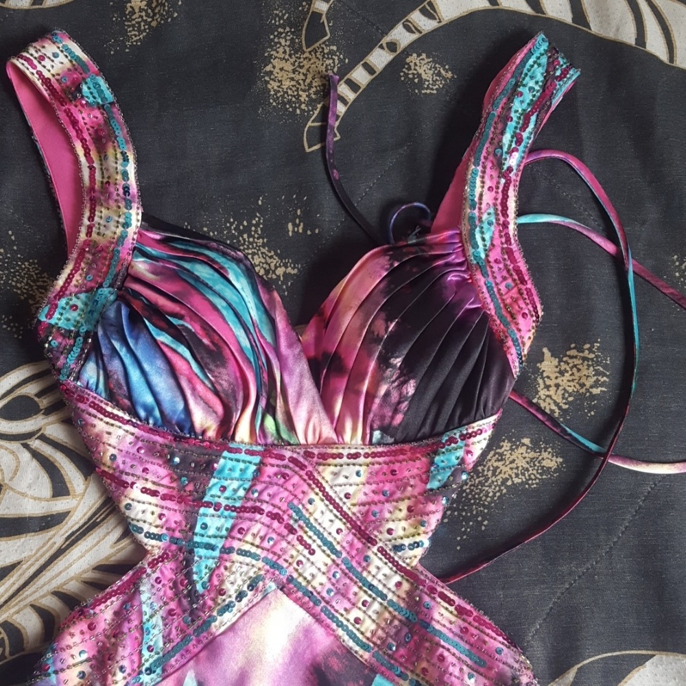 Vivid prom/event dress
